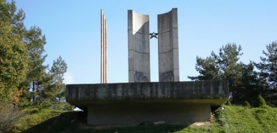 Pomník padlým partizánom
