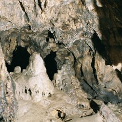 Temné jaskyne